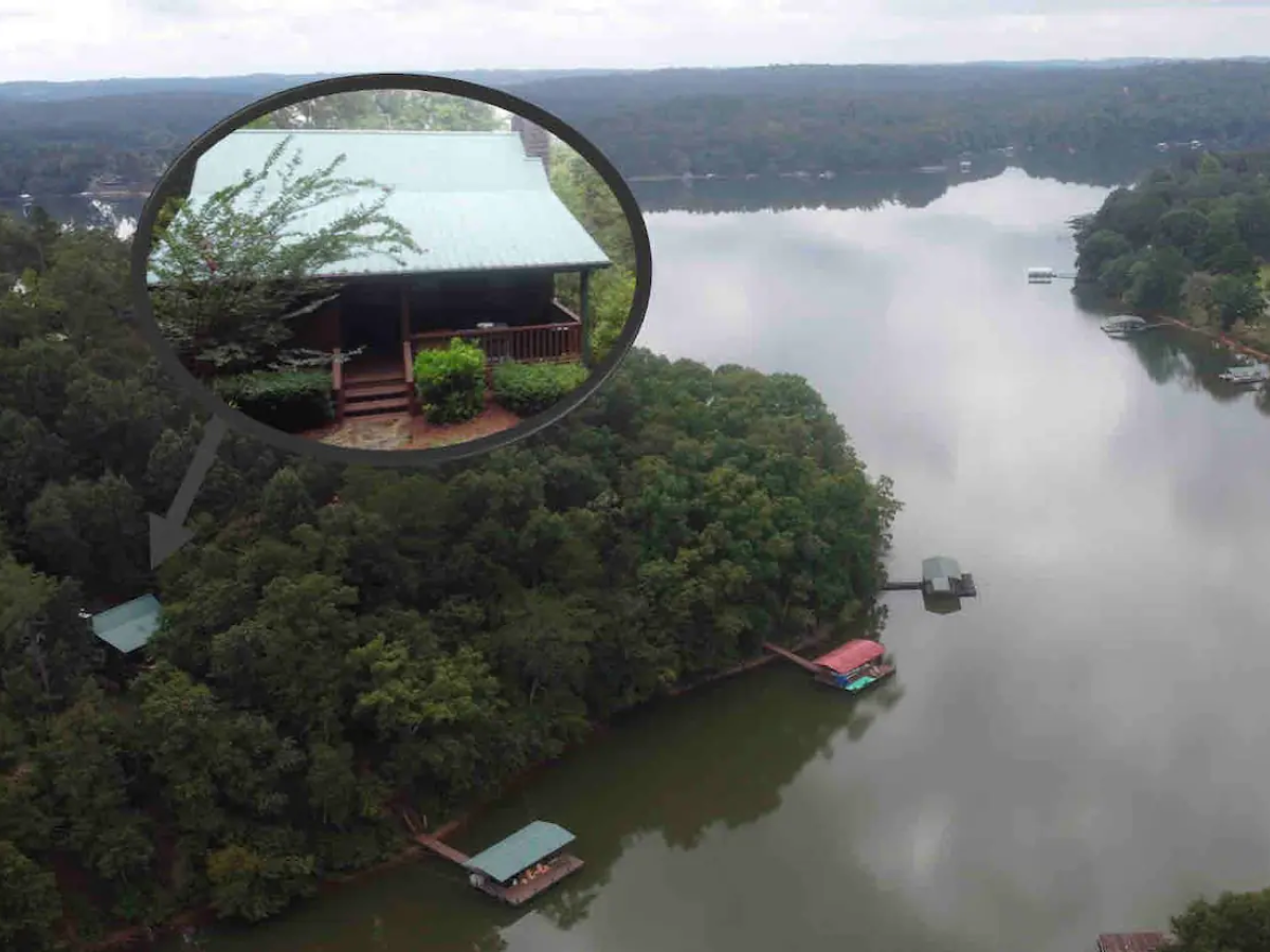 The Horseshoe Bend Lake House